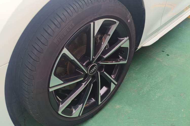 Used Audi A4L 2020 40 TFSI Luxury Dynamic Model Left Front Wheel Hub