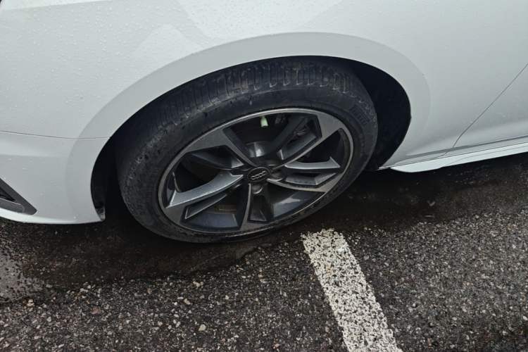 Used Audi A4L 2020 40 TFSI Fashion Dynamic Model Left Front Wheel Hub