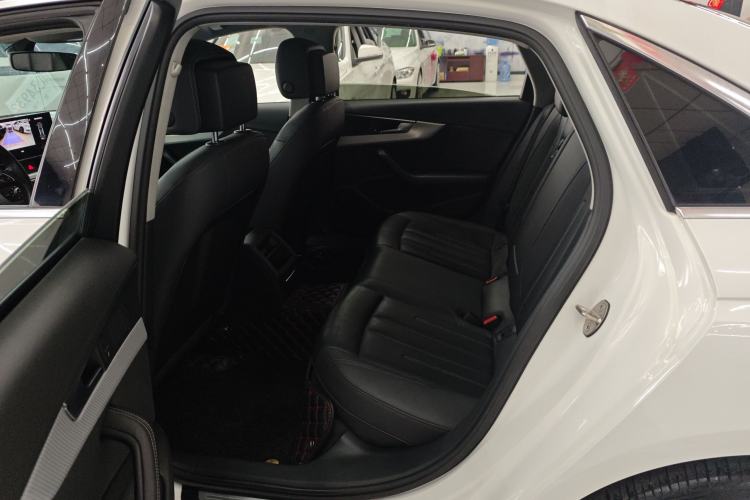 Used Audi A4L 2020 40 TFSI Fashionable and Elegant Model Left Rear Seat