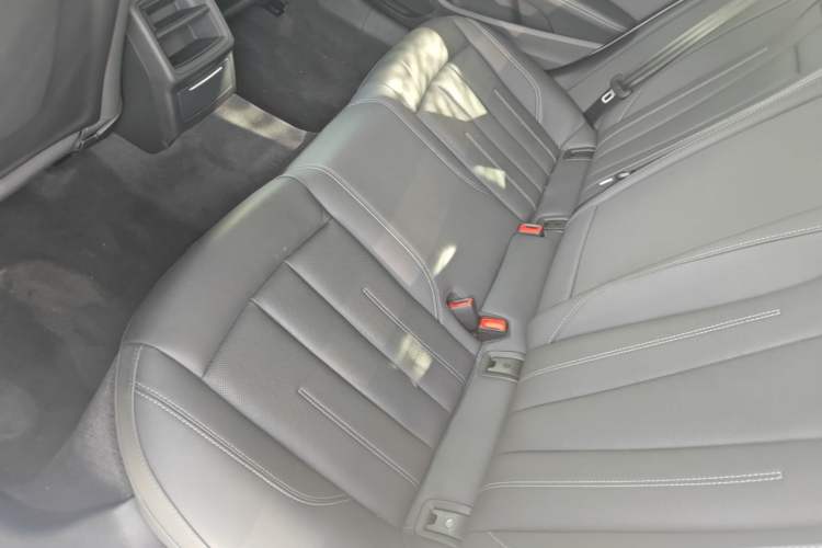 Used Audi A4L 2020 40 TFSI Fashionable and Elegant Model Left Rear Seat