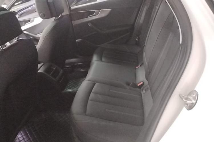 Used Audi A4L 2020 40 TFSI Fashionable and Elegant Model Left Rear Seat