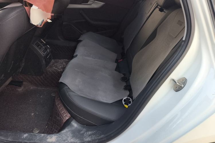Used Audi A4L 2020 40 TFSI Fashionable and Elegant Model Left Rear Seat