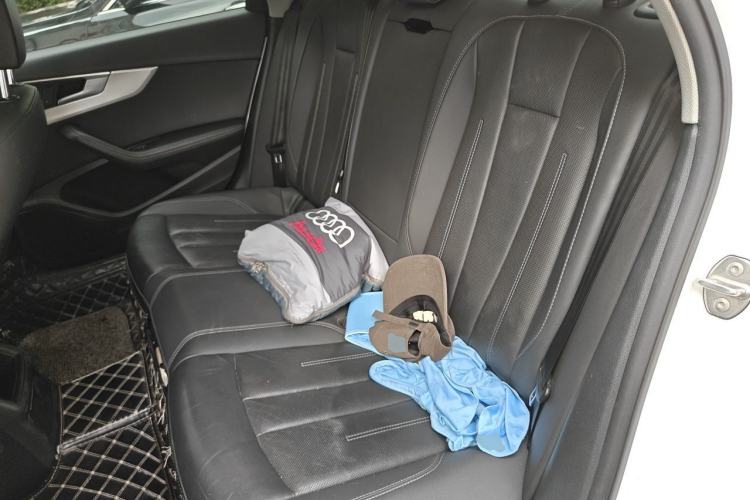 Used Audi A4L 2020 40 TFSI Fashionable and Elegant Model Left Rear Seat