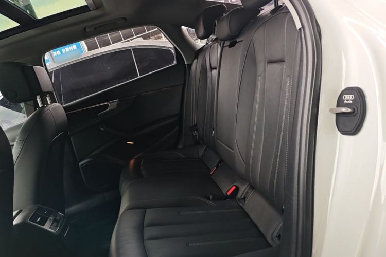 Used Audi A4L 2020 40 TFSI Fashionable and Elegant Model Left Rear Seat