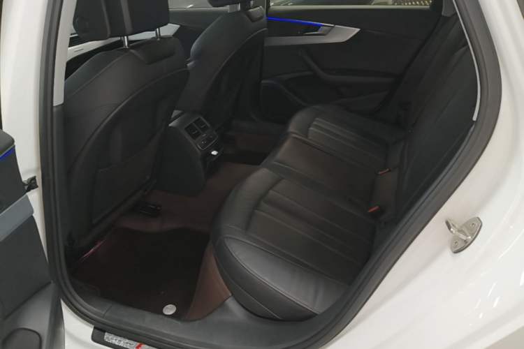 Used Audi A4L 2020 40 TFSI quattro Luxury Dynamic Model Left Rear Seat