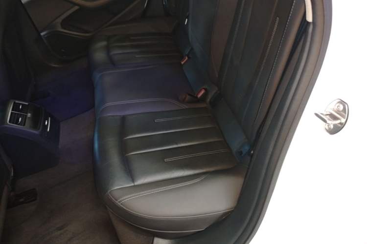 Used Audi A4L 2020 40 TFSI Fashionable and Elegant Model Left Rear Seat