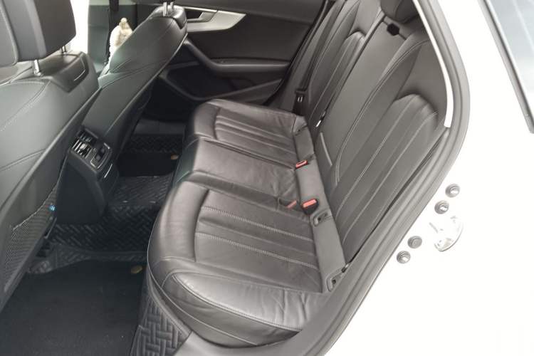 Used Audi A4L 2020 40 TFSI quattro Luxury Dynamic Model Left Rear Seat