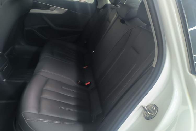 Used Audi A4L 2020 40 TFSI Fashionable and Elegant Model Left Rear Seat