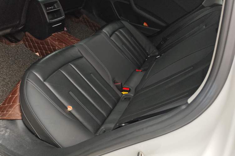 Used Audi A4L 2020 40 TFSI Fashionable and Elegant Model Left Rear Seat