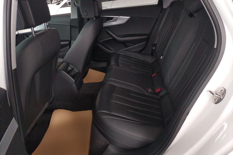 Used Audi A4L 2020 40 TFSI Fashionable and Elegant Model Left Rear Seat