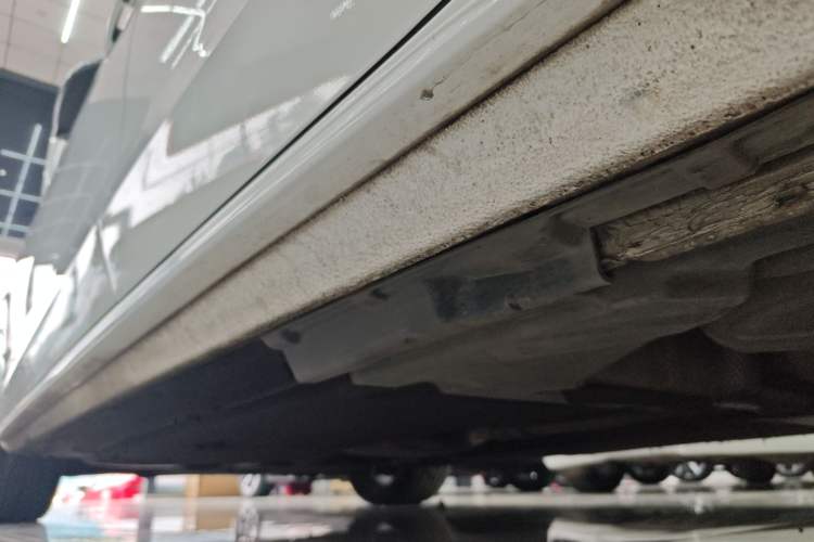 Used Audi A4L 2020 40 TFSI Fashionable and Elegant Model Left Side Sill