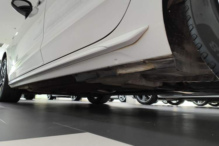 Used Audi A4L 2020 40 TFSI Luxury Dynamic Model Left Side Sill