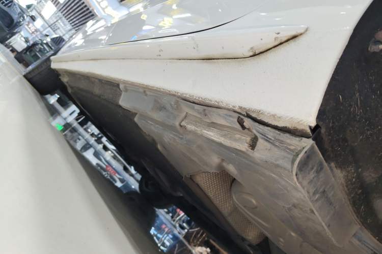 Used Audi A4L 2020 40 TFSI Fashionable and Elegant Model Left Side Sill