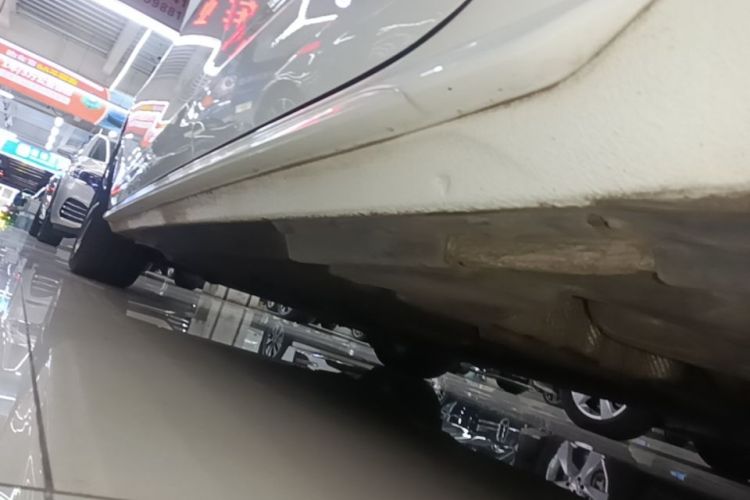 Used Audi A4L 2020 40 TFSI Fashionable and Elegant Model Left Side Sill