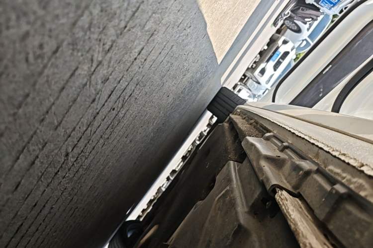 Used Audi A4L 2020 40 TFSI Fashionable and Elegant Model Left Side Sill