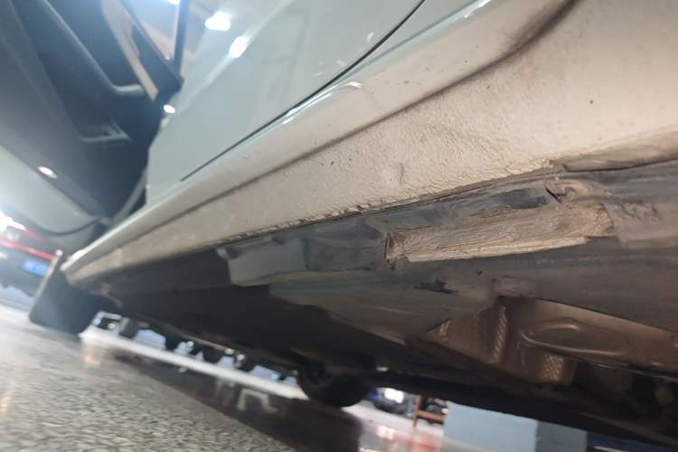 Used Audi A4L 2020 40 TFSI Fashionable and Elegant Model Left Side Sill