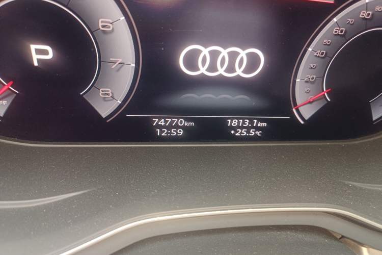 Used Audi A4L 2020 40 TFSI Fashion Dynamic Model Odometer Close Up