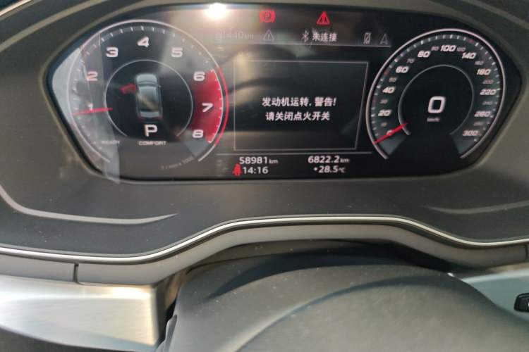 Used Audi A4L 2020 40 TFSI Fashion Dynamic Model Odometer Close Up