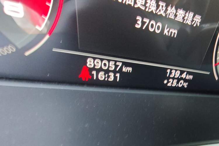 Used Audi A4L 2020 40 TFSI quattro Luxury Dynamic Model Odometer Close Up