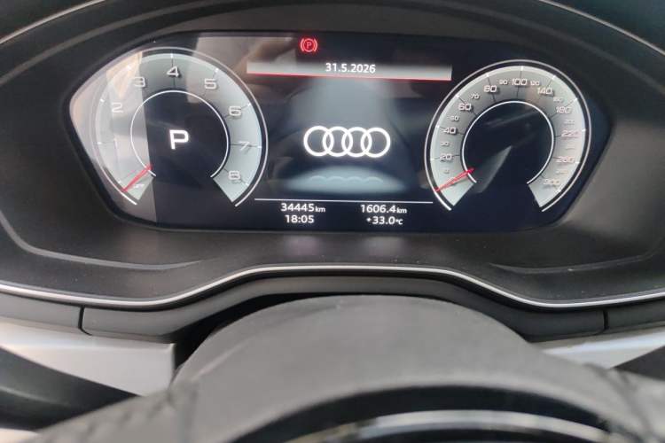 Used Audi A4L 2020 40 TFSI Luxury Dynamic Model Odometer Close Up