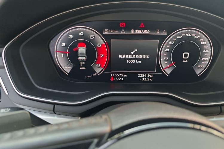 Used Audi A4L 2020 40 TFSI Fashion Dynamic Model Odometer Close Up