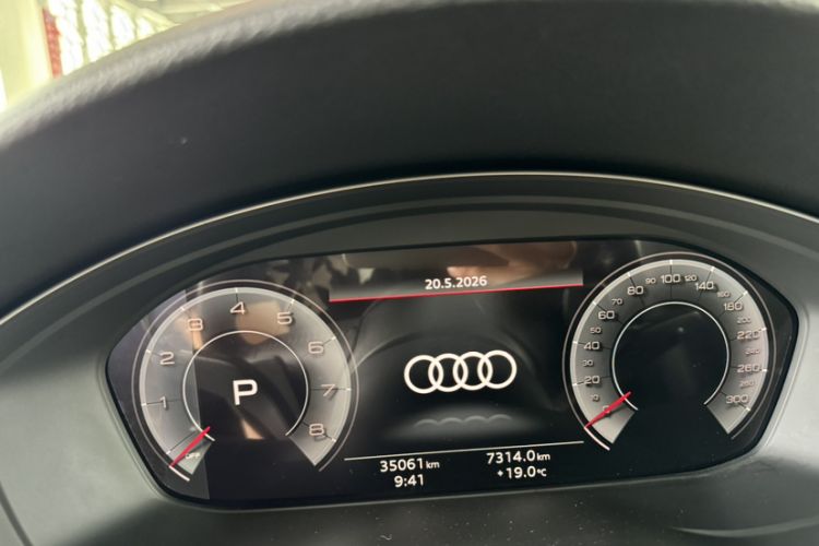 Used Audi A4L 2020 40 TFSI Fashion Dynamic Model Odometer Close Up