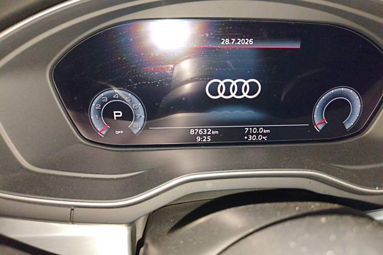 Used Audi A4L 2020 40 TFSI Fashion Dynamic Model Odometer Close Up