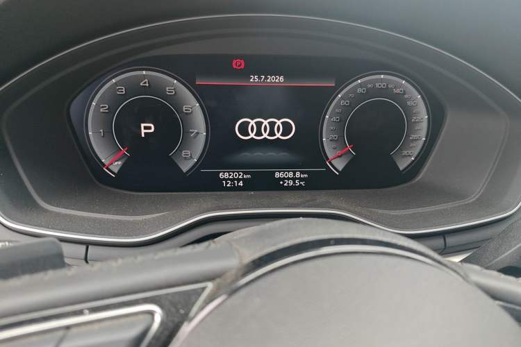 Used Audi A4L 2020 40 TFSI Luxury Dynamic Model Odometer Close Up
