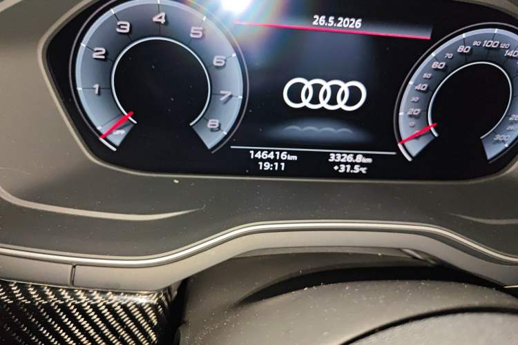 Used Audi A4L 2020 40 TFSI quattro Luxury Dynamic Model Odometer Close Up