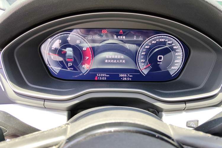 Used Audi A4L 2020 40 TFSI Luxury Dynamic Model Odometer Close Up