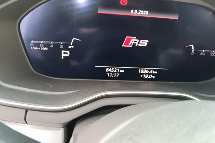 Used Audi A4L 2020 40 TFSI quattro Luxury Dynamic Model Odometer Close Up
