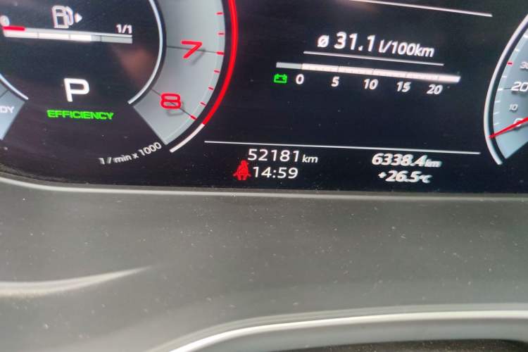 Used Audi A4L 2020 40 TFSI Fashion Dynamic Model Odometer Close Up