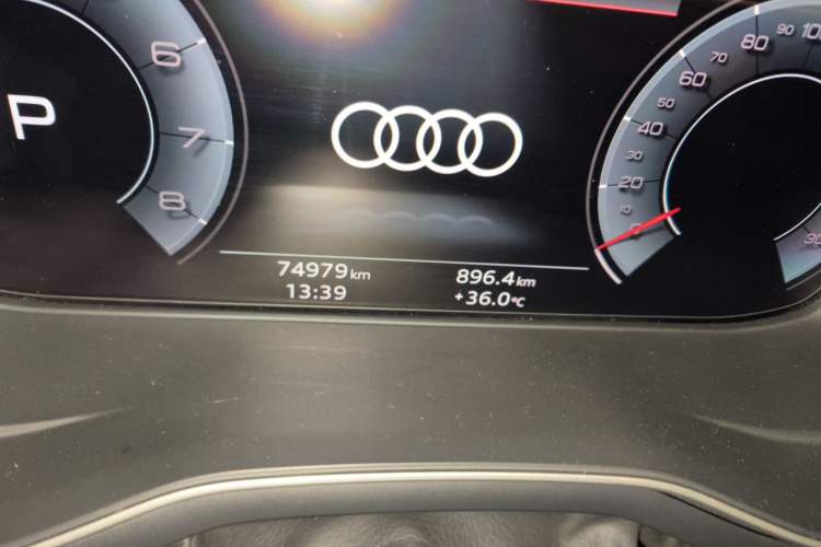 Used Audi A4L 2020 40 TFSI Fashion Dynamic Model Odometer Close Up
