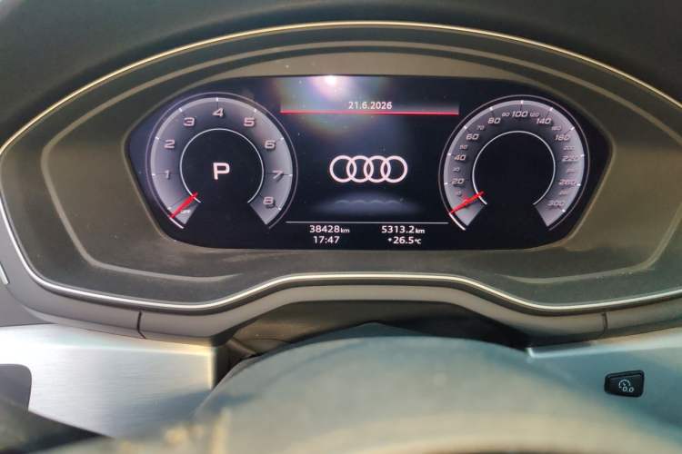 Used Audi A4L 2020 40 TFSI quattro Luxury Dynamic Model Odometer Close Up