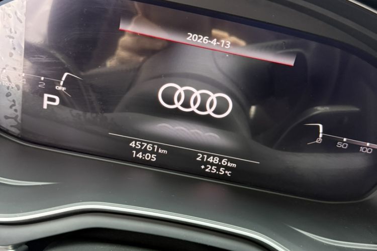 Used Audi A4L 2020 40 TFSI Luxury Dynamic Model Odometer Close Up