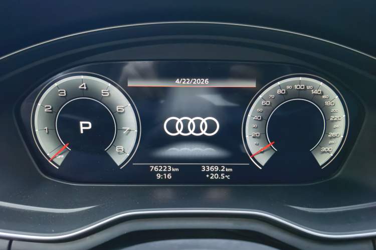 Used Audi A4L 2020 40 TFSI Fashion Dynamic Model Odometer Close Up