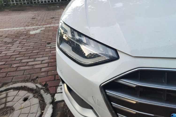 Used Audi A4L 2020 40 TFSI Fashionable and Elegant Model Right Front Headlight