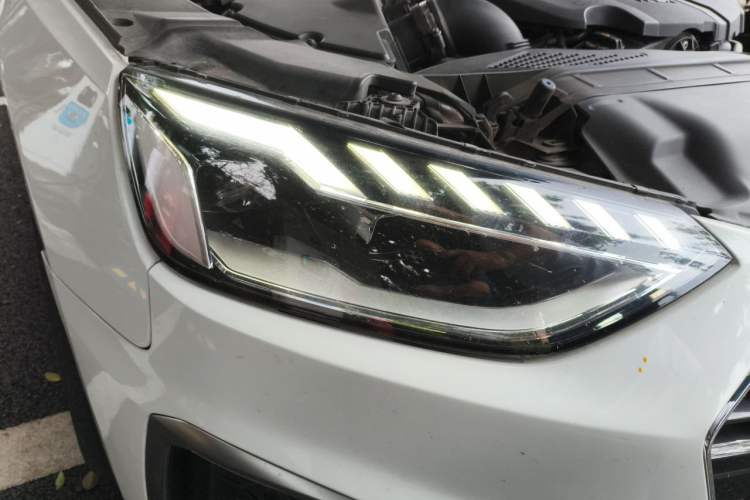 Used Audi A4L 2020 40 TFSI Fashion Dynamic Model Right Front Headlight