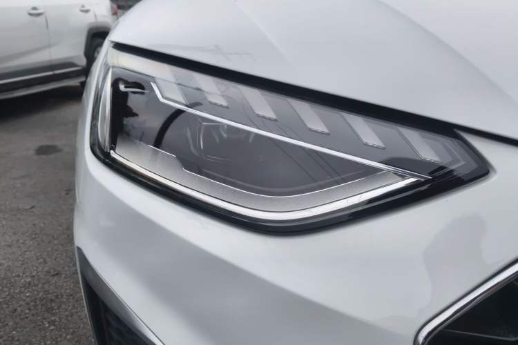 Used Audi A4L 2020 40 TFSI Fashion Dynamic Model Right Front Headlight