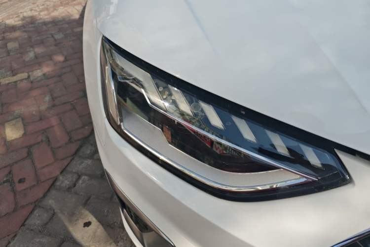 Used Audi A4L 2020 40 TFSI Fashion Dynamic Model Right Front Headlight
