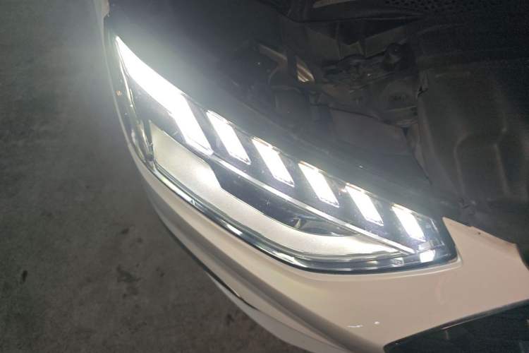 Used Audi A4L 2020 40 TFSI Fashion Dynamic Model Right Front Headlight