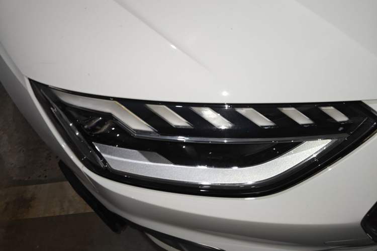 Used Audi A4L 2020 40 TFSI Fashion Dynamic Model Right Front Headlight