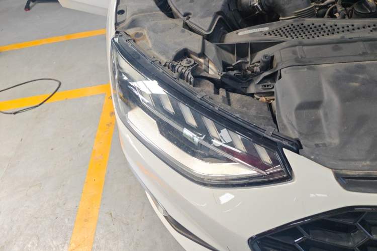 Used Audi A4L 2020 40 TFSI Fashion Dynamic Model Right Front Headlight