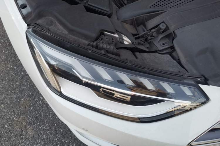 Used Audi A4L 2020 40 TFSI Fashionable and Elegant Model Right Front Headlight