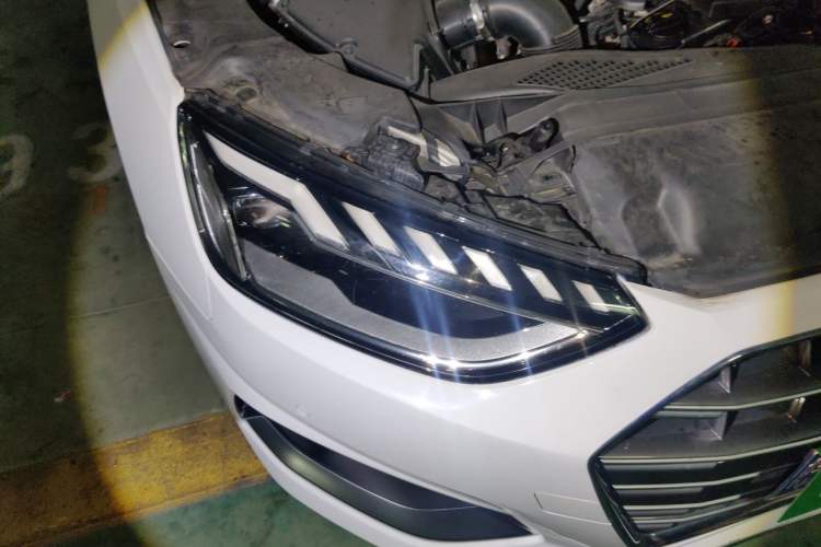 Used Audi A4L 2020 40 TFSI Fashionable and Elegant Model Right Front Headlight