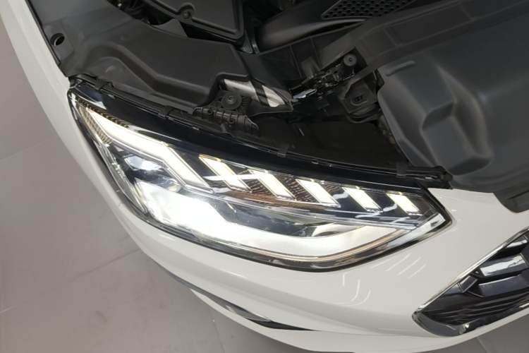 Used Audi A4L 2020 40 TFSI quattro Luxury Dynamic Model Right Front Headlight