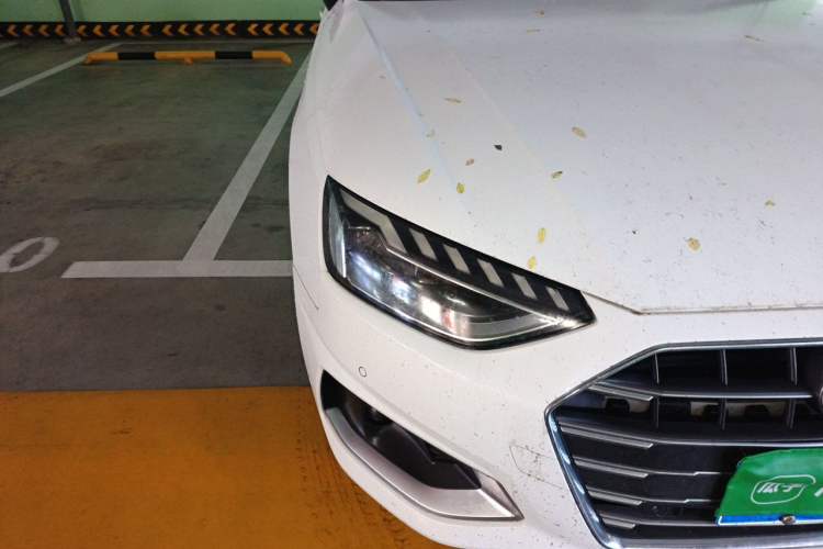 Used Audi A4L 2020 40 TFSI Fashionable and Elegant Model Right Front Headlight
