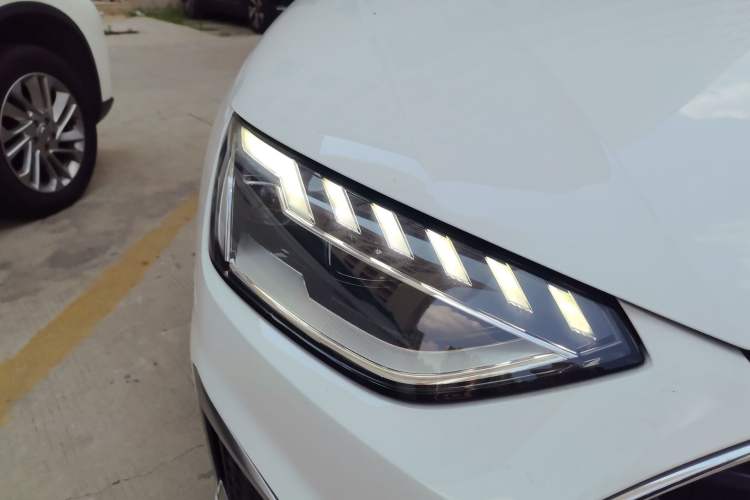 Used Audi A4L 2020 40 TFSI quattro Luxury Dynamic Model Right Front Headlight