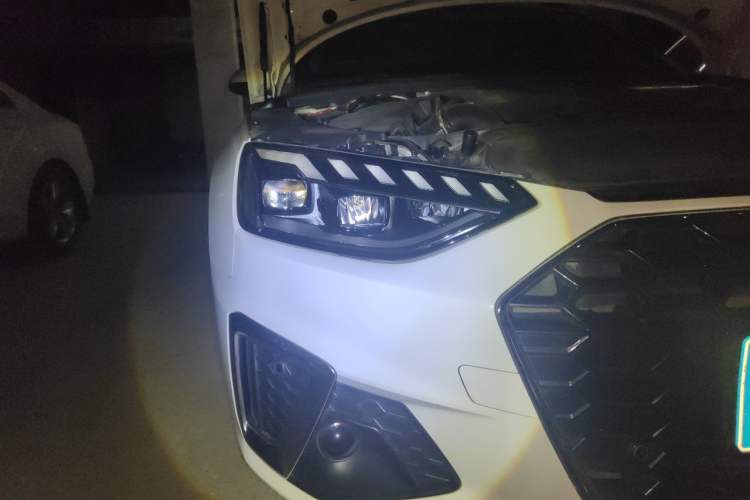 Used Audi A4L 2020 40 TFSI Fashion Dynamic Model Right Front Headlight