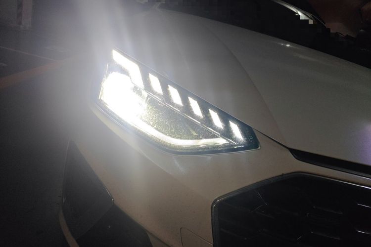 Used Audi A4L 2020 40 TFSI quattro Luxury Dynamic Model Right Front Headlight